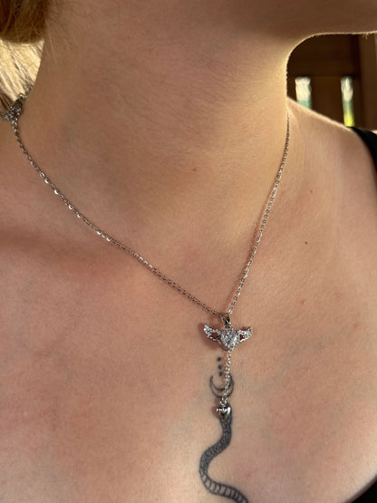 BEYAZ TAŞLI KANATLI KOLYE