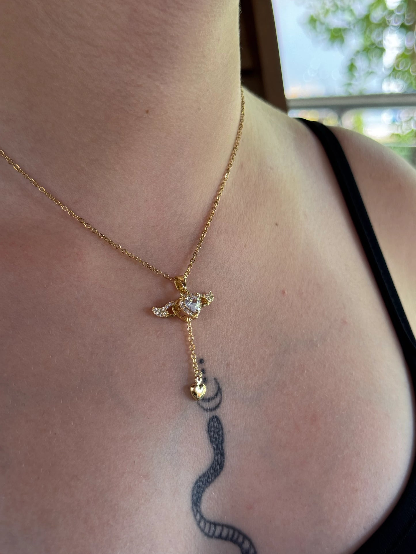 BEYAZ TAŞLI KANATLI KOLYE